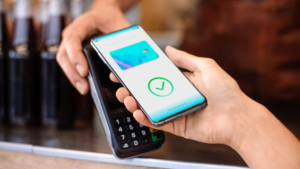 Como usar o pagamento por aproximação com segurança? Entenda os cuidados
