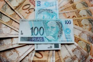 Desafios e possibilidades em empréstimos pessoais não garantidos após o aumento da Selic